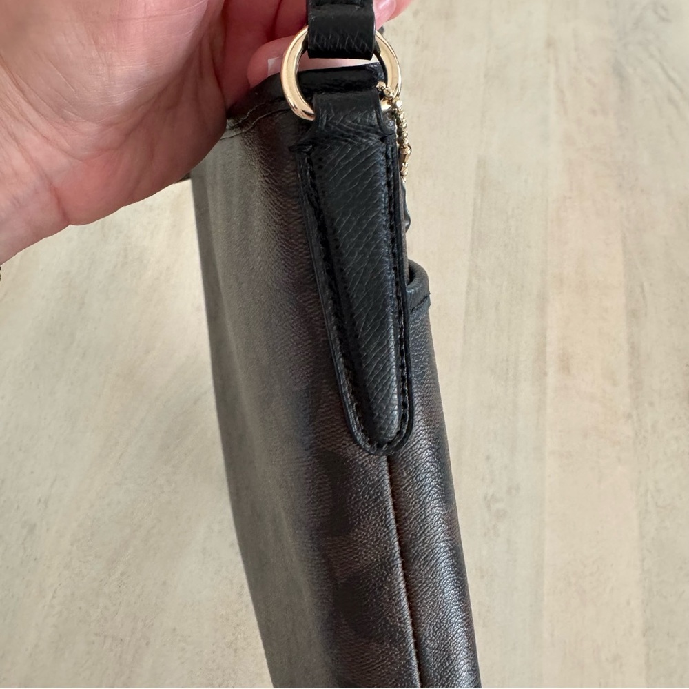 Coach Signature Crossbody - Picture 6 of 10